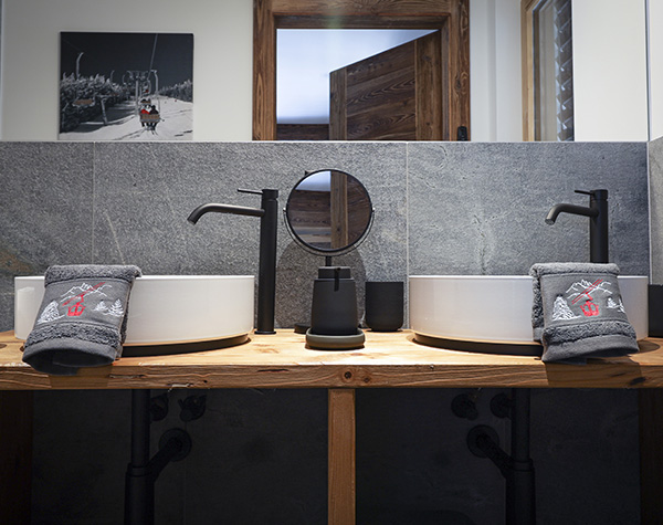 Aménagement et Décoration de chalet - Salle de bain invités