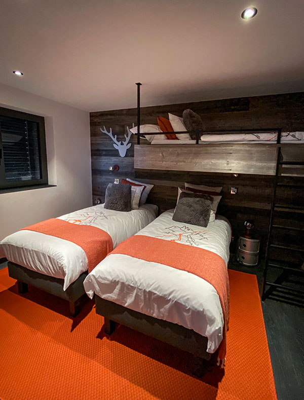 Aménagement et Décoration de chalet - Chambre d'enfants - Orange