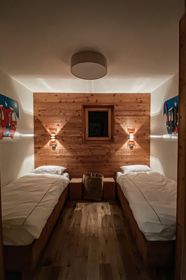 Aménagement et Décoration de chalet - Chambre d'enfants avec tableaux BlackPeuf
