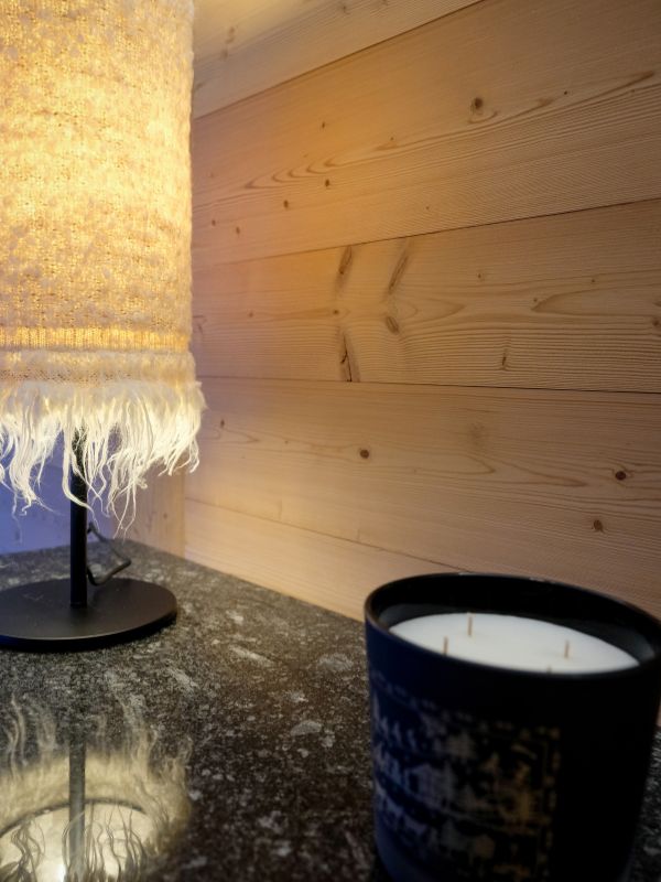 Projet d'aménagement et de décoration d'appartement de montagne Haute -Nendaz - Buffet sur mesure en bois et granit