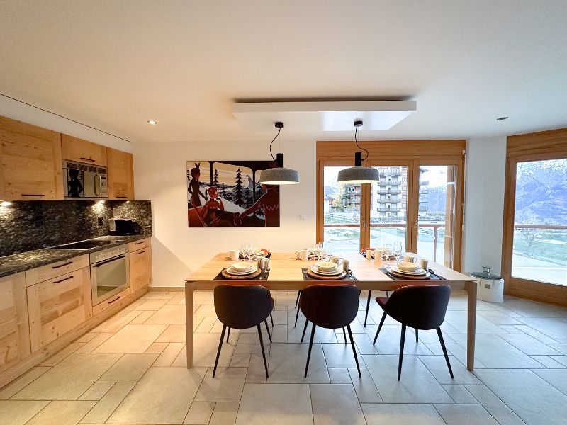 Projet d'aménagement et de décoration d'appartement de montagne Haute -Nendaz - Salle à manger et Cuisine ouverte