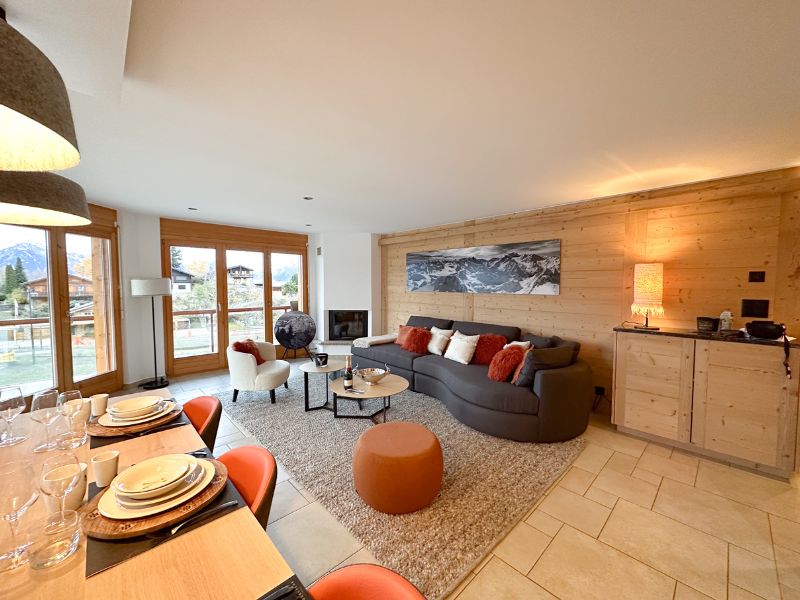 Projet d'aménagement et de décoration d'appartement de montagne Haute -Nendaz - Salon - Tableau Sébastien Albert