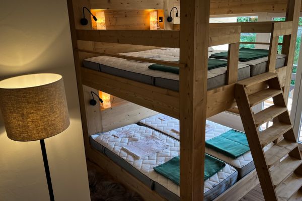 Projet d'aménagement et de décoration d'appartement de montagne Haute -Nendaz - Chambre avec lit superposé sur mesure