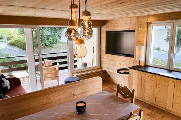 Aménagement et décoration - Travaux de menuiserie Projet d'aménagement et de décoration d'appartement de montagne Haute -Nendaz - Espace de vie réalisé en bois